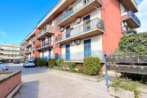 RAPISARDI-4 Vani, balcone terrazzato e posto auto