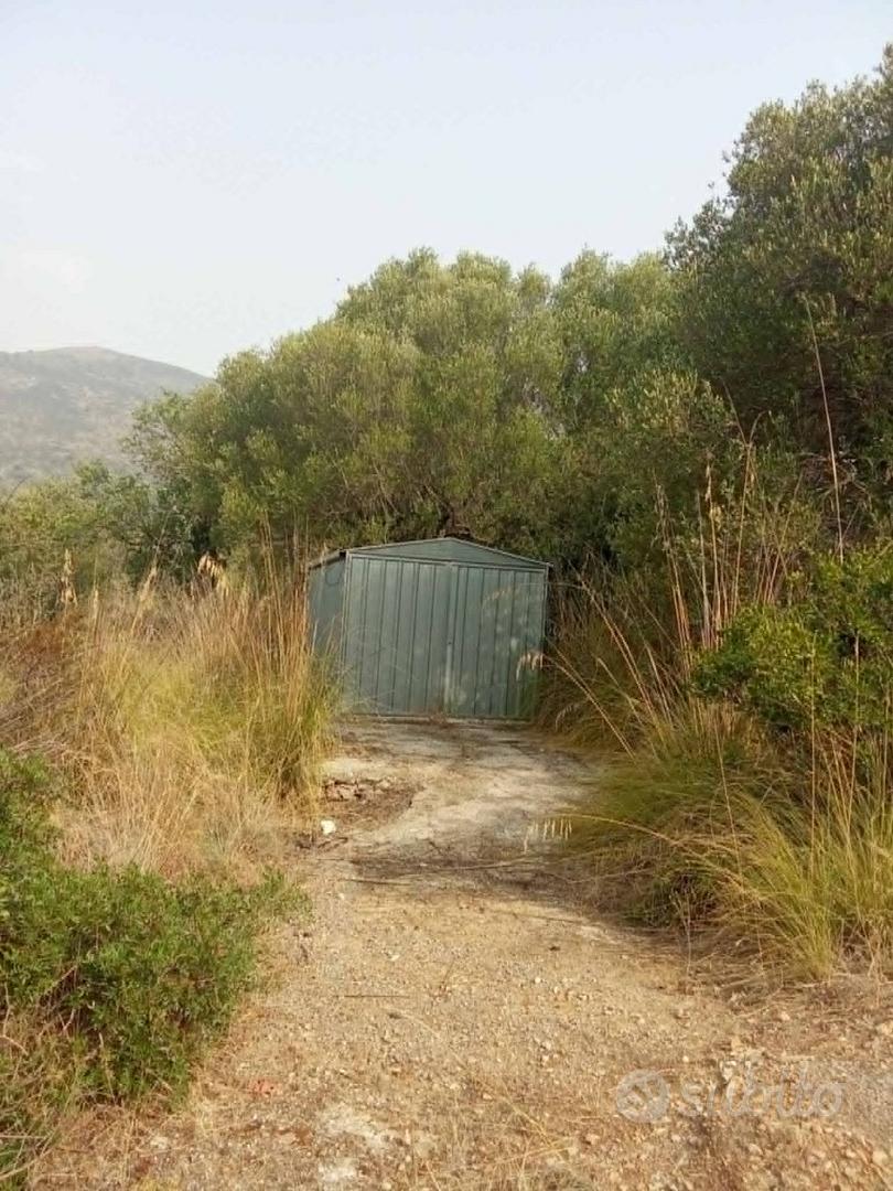 Terreno panoramico a pochi minuti da marina - Vista 3