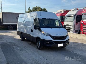 Daily 35s14 e6 furgone lungo t alto 2022 80mila km