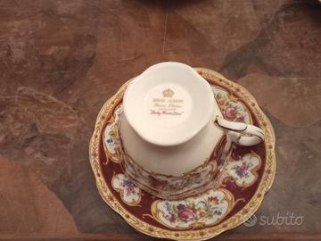 Tazza e piattino Lady Hamilton di Royal Albert