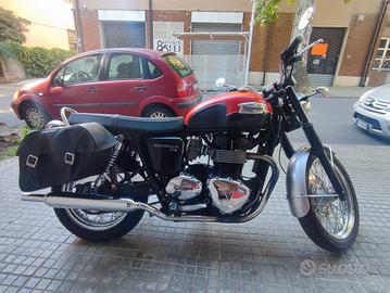Triumph Bonneville - 2015