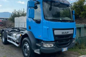 DAF 320 SCARRABILE Autocarro DAF 2 ASSI