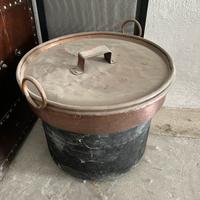 Antica caldaia per il bucato