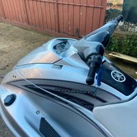 Yamaha vx 1100 moto d'acqua