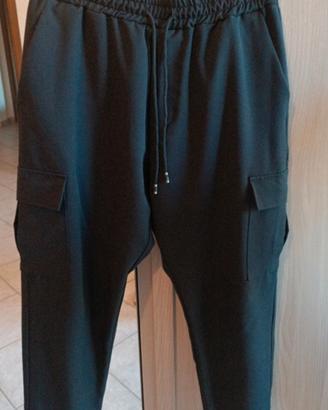 Pantaloni cargo stile jogger 