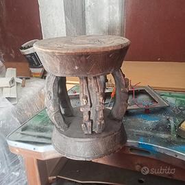 sgabello antico africano