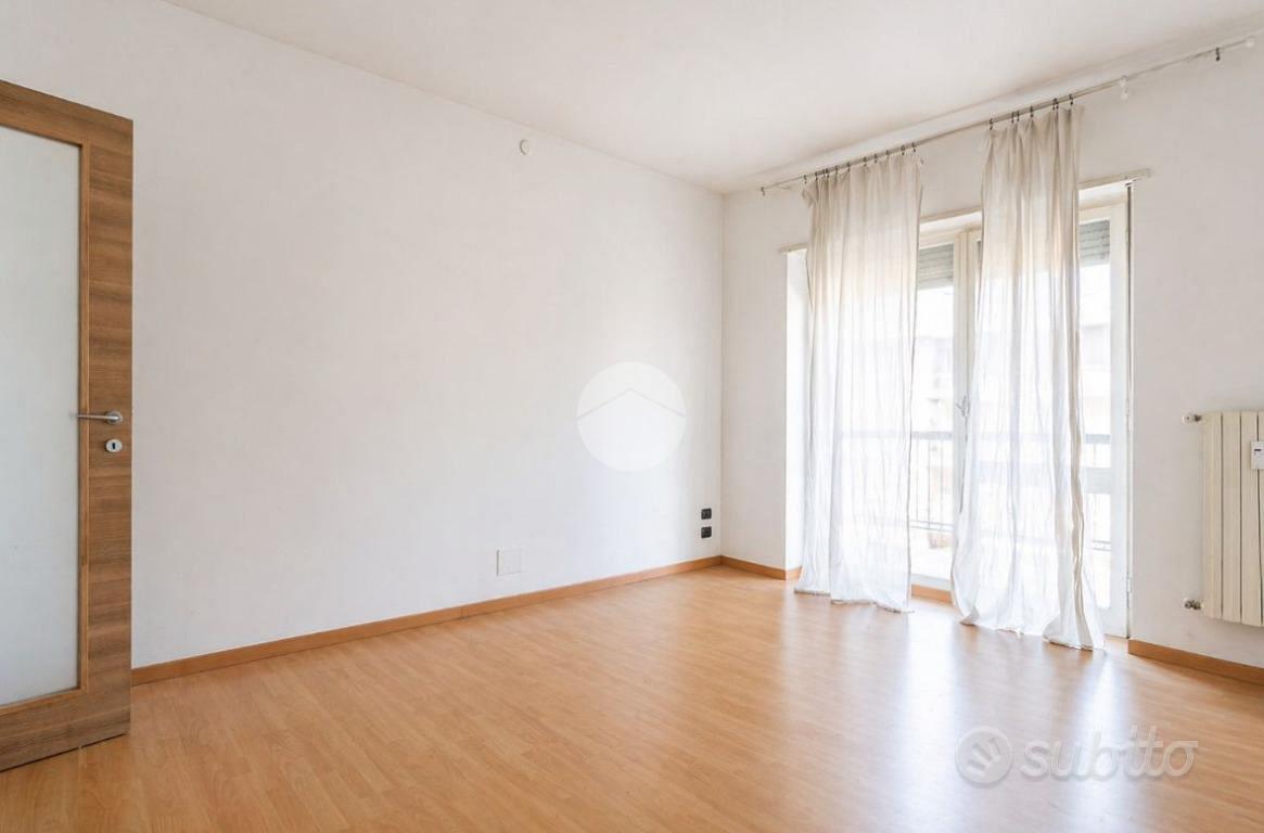 Apartment in Collegno, Torino - Vista 6
