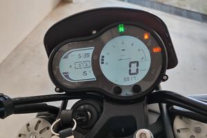 Moto Leoncino Benelli 500.