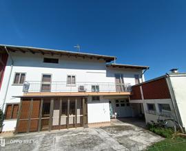 Casa indipendente con terreno edificabile