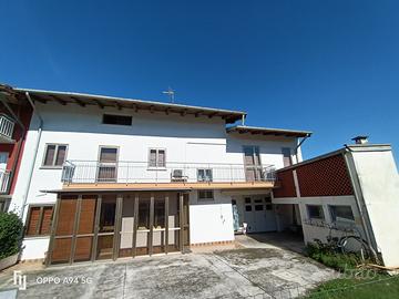 Casa indipendente con terreno edificabile