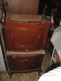 N. 2 comodini stil Chippendale anni 40 in massello