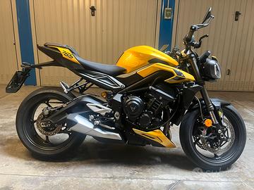 Triumph Street Triple RS 2026 solo 1000 km