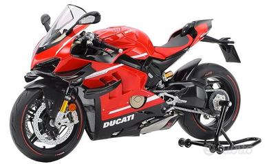 Modellino dettagliato di Ducati Superleggera V4 1