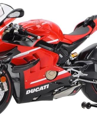 Modellino dettagliato di Ducati Superleggera V4 1