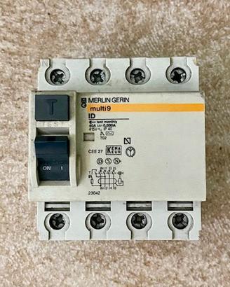 Differenziale MERLIN GERIN 23042