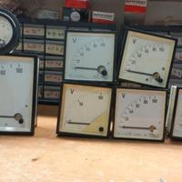 Strumenti pannello: Voltometro in continua