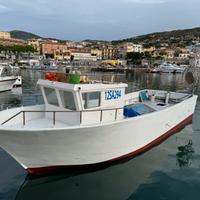 Barca con licenza di pesca