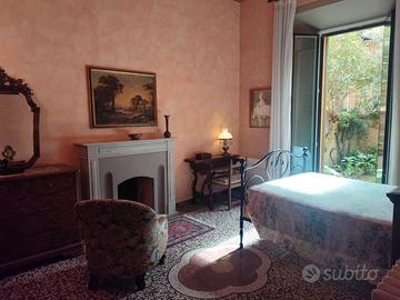 Incantevole CAMERA con accesso diretto al GIARDINO