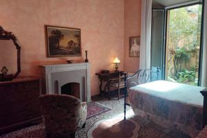 Incantevole CAMERA con accesso diretto al GIARDINO