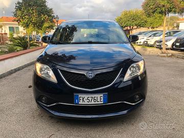 Lancia Ypsilon 1.2 69 CV 5 porte Gold