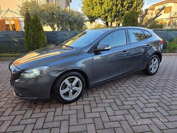 Volvo V40 D2 1.6 Summum