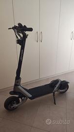 Monopattino elettrico joyor luxerider