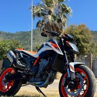 Ktm duke 890 R