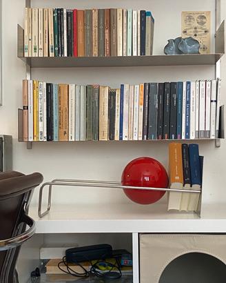 Ferma Libri Interior Design Stile Space Age Modern