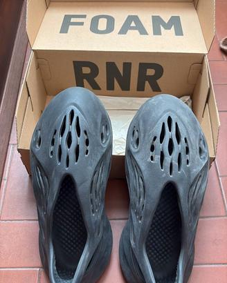 Yeezy Foam black