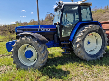 New Holland Ford 8340 DT