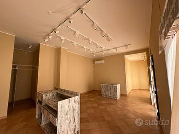 Locale commerciale in pieno centro a pula