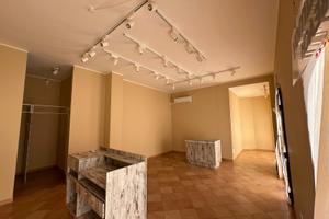 Locale commerciale in pieno centro a pula