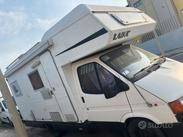 Laika Ford mansardato