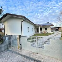 VILLA TRICAMERE: recente, elegante e funzionale!