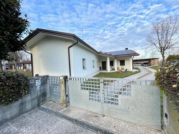 VILLA TRICAMERE: recente, elegante e funzionale!