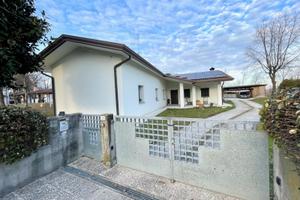 VILLA TRICAMERE: recente, elegante e funzionale!