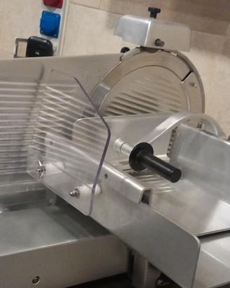 affettatrice professionale per macelleria  