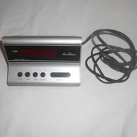 2 Radio sveglia a pile e a corrente