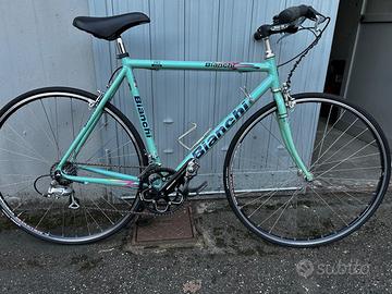 Bicicletta Bianchi telaio alluminio cambio shimano