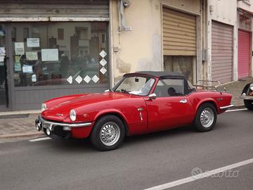 Autovettura cabrio d'epoca