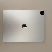 ipad Pro da 12.9” 2022 con Apple pencil e keyboard