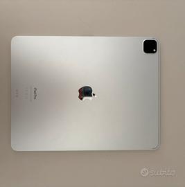 ipad Pro da 12.9” 2022 con Apple pencil e keyboard
