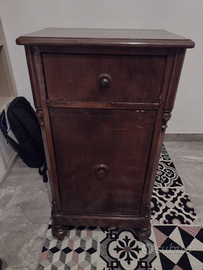 Comodino antico ristrutturato