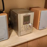 Impianto Panasonic con radio ,CD e musicassette 