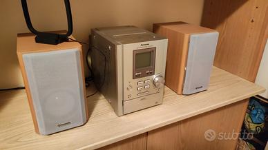 Impianto Panasonic con radio ,CD e musicassette 