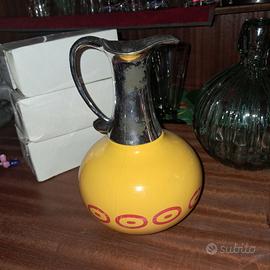 Brocca vintage anni ’70 in vetro smaltato giallo