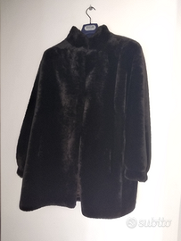 Elegante pelliccia vera nera di vitello da donna