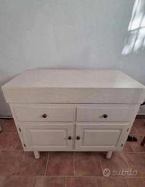 Mobile Madia in olmo