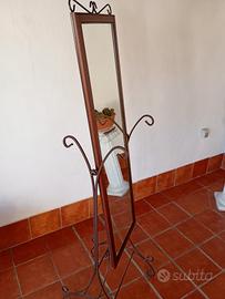 specchio con struttura ferro battuto 