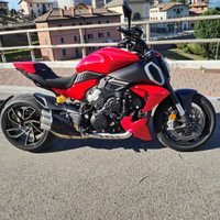 Ducati Diavel V4